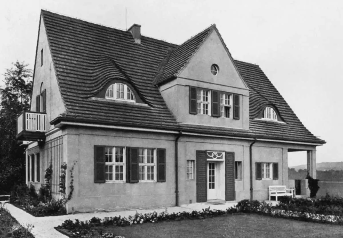 The exterior of the Alois Riehl House, 1907, which was Mies van der Rohe’s first independent commission