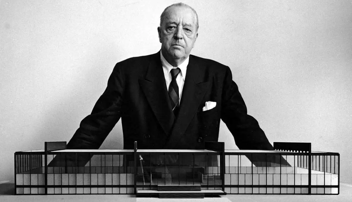 Mies van der Rohe behind a model of the Crown Hall