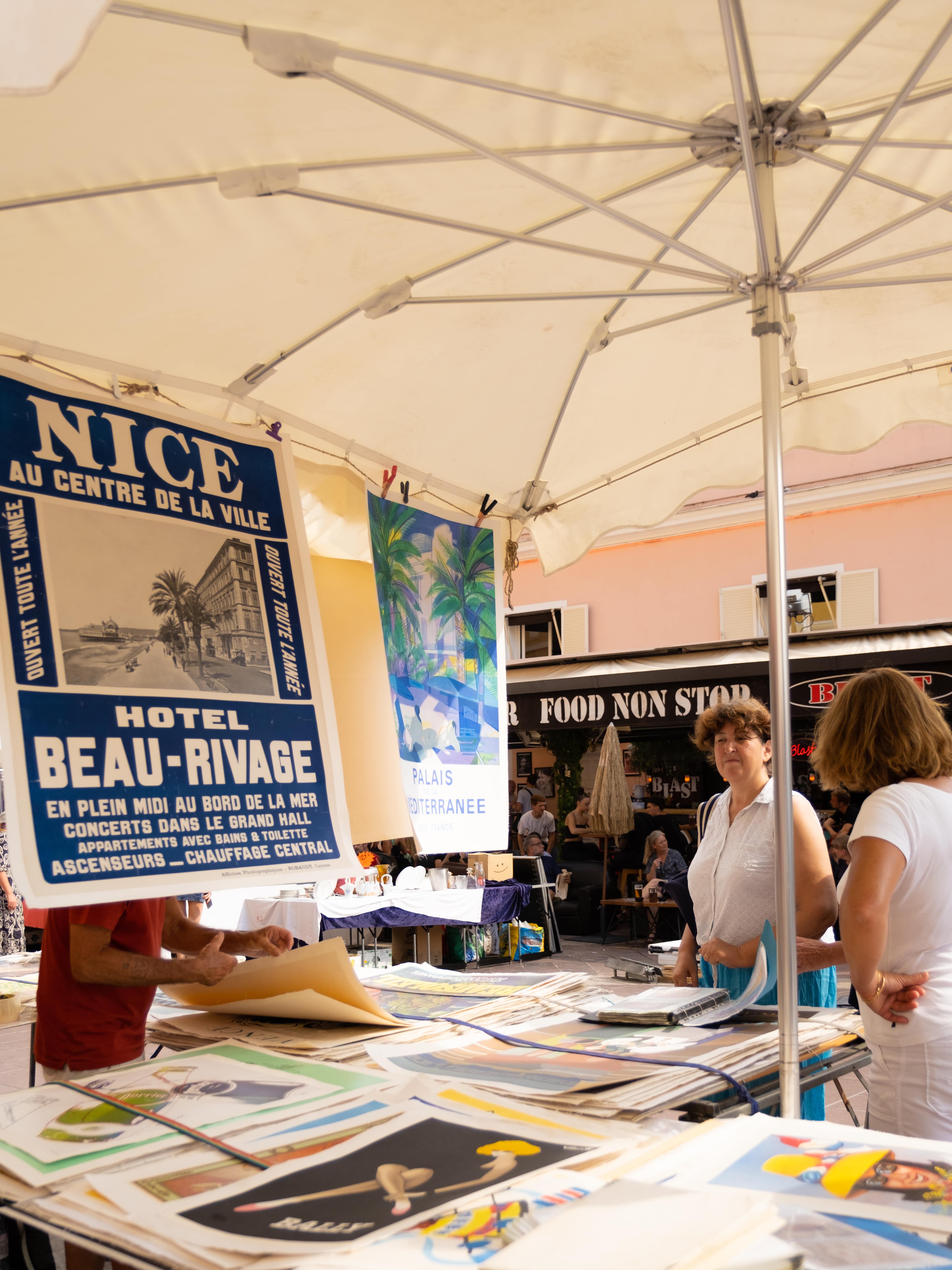 poster stand at the antiques market in Nice, France, taken with the Fujifilm X-T4 camera, by Isabel Dröge